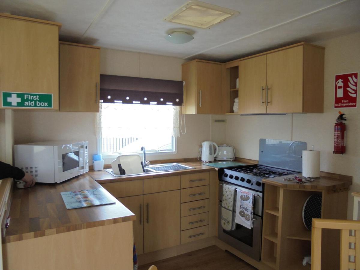 6 Berth On Golden Anchor Apartment Chapel Saint Leonards Bagian luar foto