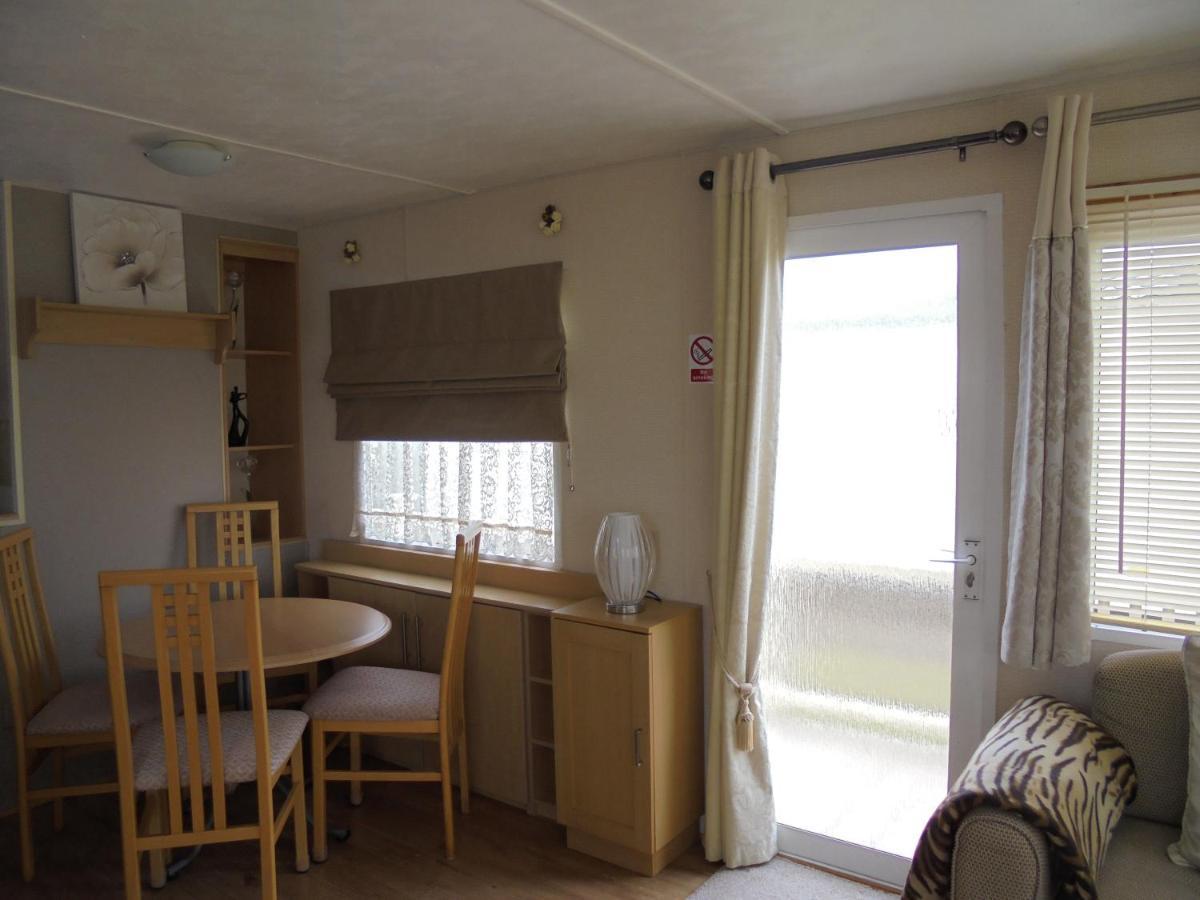 6 Berth On Golden Anchor Apartment Chapel Saint Leonards Bagian luar foto