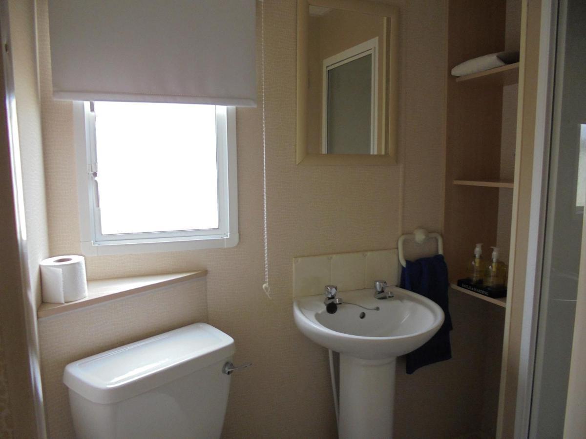 6 Berth On Golden Anchor Apartment Chapel Saint Leonards Bagian luar foto